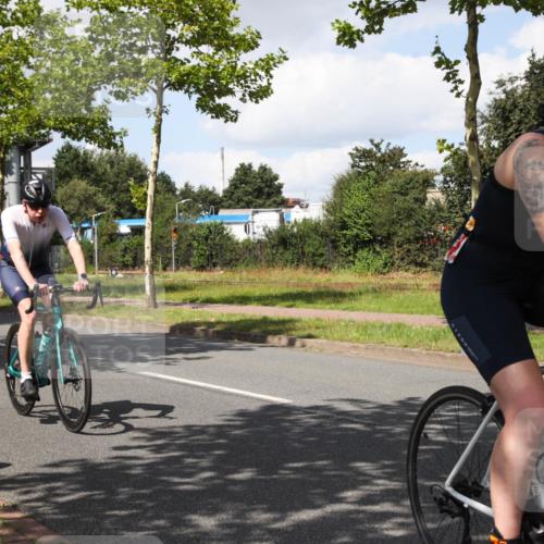 10.08.2025 - GEWOBA Citytriathlon Bremen Yannick Fuchs http://msf.ph/oto/8573569 10.08.2025 13:04:37 Radfahren 583, 674, 675, 751, 799, 808, 875, 909, 930, 939 meine-sportfotos.de