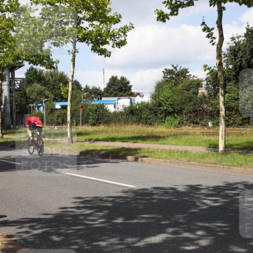 10.08.2025 - GEWOBA Citytriathlon Bremen Yannick Fuchs http://msf.ph/oto/8573573 10.08.2025 13:04:43 Radfahren 583, 629, 675, 751, 808, 875, 909, 930, 939, 951 meine-sportfotos.de