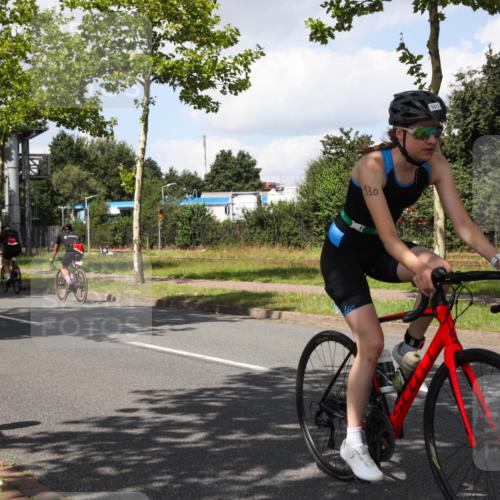 10.08.2025 - GEWOBA Citytriathlon Bremen Yannick Fuchs http://msf.ph/oto/8573579 10.08.2025 13:04:47 Radfahren 583, 629, 675, 808, 909, 929, 930, 939, 951 meine-sportfotos.de