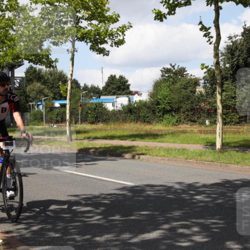 10.08.2025 - GEWOBA Citytriathlon Bremen Yannick Fuchs http://msf.ph/oto/8573581 10.08.2025 13:04:51 Radfahren 590, 629, 745, 909, 929, 930, 951 meine-sportfotos.de