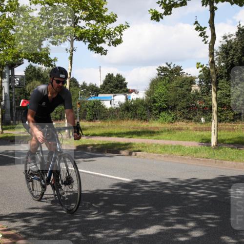 10.08.2025 - GEWOBA Citytriathlon Bremen Yannick Fuchs http://msf.ph/oto/8573583 10.08.2025 13:04:52 Radfahren 590, 629, 745, 909, 929, 930, 951 meine-sportfotos.de