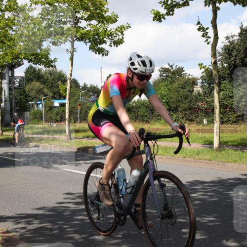 10.08.2025 - GEWOBA Citytriathlon Bremen Yannick Fuchs http://msf.ph/oto/8573586 10.08.2025 13:04:58 Radfahren 590, 629, 645, 745, 929, 930, 951, 1010 meine-sportfotos.de