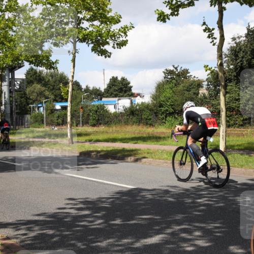 10.08.2025 - GEWOBA Citytriathlon Bremen Yannick Fuchs http://msf.ph/oto/8573587 10.08.2025 13:04:59 Radfahren 590, 629, 645, 745, 929, 930, 951, 1010 meine-sportfotos.de