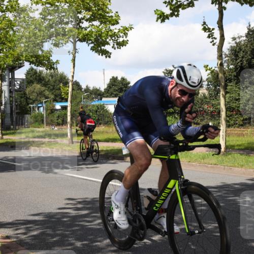10.08.2025 - GEWOBA Citytriathlon Bremen Yannick Fuchs http://msf.ph/oto/8573595 10.08.2025 13:05:05 Radfahren 590, 629, 645, 745, 884, 916, 928, 929, 951, 958, 1010 meine-sportfotos.de