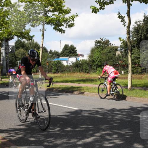 10.08.2025 - GEWOBA Citytriathlon Bremen Yannick Fuchs http://msf.ph/oto/8573599 10.08.2025 13:05:13 Radfahren 587, 590, 622, 641, 645, 745, 884, 916, 928, 943, 958, 1010 meine-sportfotos.de