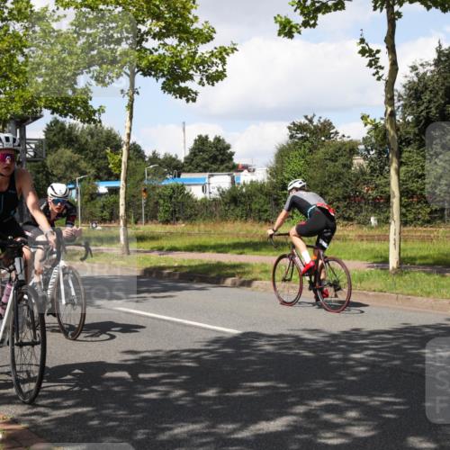 10.08.2025 - GEWOBA Citytriathlon Bremen Yannick Fuchs http://msf.ph/oto/8573605 10.08.2025 13:05:20 Radfahren 587, 622, 641, 659, 884, 916, 928, 943, 958 meine-sportfotos.de