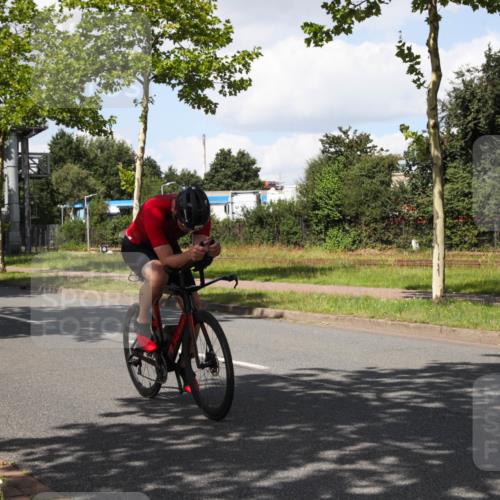 10.08.2025 - GEWOBA Citytriathlon Bremen Yannick Fuchs http://msf.ph/oto/8573614 10.08.2025 13:05:34 Radfahren 587, 615, 627, 641, 659, 746, 809, 876, 897, 943 meine-sportfotos.de