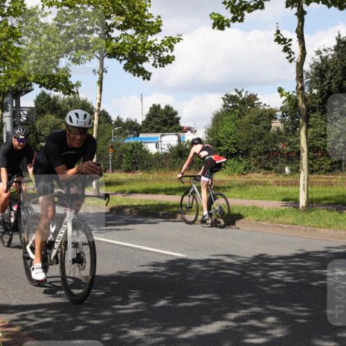 10.08.2025 - GEWOBA Citytriathlon Bremen Yannick Fuchs http://msf.ph/oto/8573617 10.08.2025 13:05:37 Radfahren 615, 616, 627, 659, 746, 809, 876, 897, 943 meine-sportfotos.de