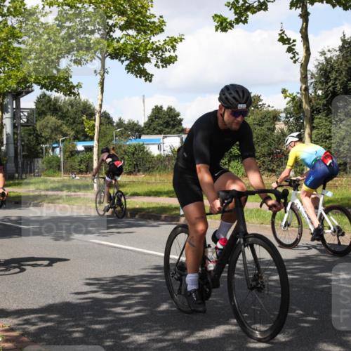 10.08.2025 - GEWOBA Citytriathlon Bremen Yannick Fuchs http://msf.ph/oto/8573619 10.08.2025 13:05:37 Radfahren 615, 616, 627, 659, 746, 809, 876, 897, 943 meine-sportfotos.de