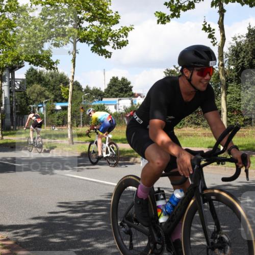 10.08.2025 - GEWOBA Citytriathlon Bremen Yannick Fuchs http://msf.ph/oto/8573621 10.08.2025 13:05:38 Radfahren 615, 616, 627, 659, 746, 809, 876, 897, 943 meine-sportfotos.de