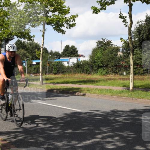 10.08.2025 - GEWOBA Citytriathlon Bremen Yannick Fuchs http://msf.ph/oto/8573622 10.08.2025 13:05:40 Radfahren 615, 616, 627, 659, 746, 809, 857, 876, 897 meine-sportfotos.de