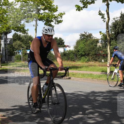 10.08.2025 - GEWOBA Citytriathlon Bremen Yannick Fuchs http://msf.ph/oto/8573623 10.08.2025 13:05:40 Radfahren 615, 616, 627, 659, 746, 809, 857, 876, 897 meine-sportfotos.de
