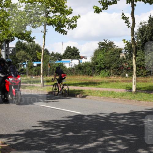 10.08.2025 - GEWOBA Citytriathlon Bremen Yannick Fuchs http://msf.ph/oto/8573626 10.08.2025 13:05:45 Radfahren 573, 615, 616, 627, 630, 746, 793, 809, 857, 876, 897, 981 meine-sportfotos.de
