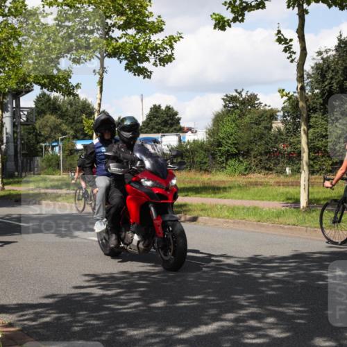 10.08.2025 - GEWOBA Citytriathlon Bremen Yannick Fuchs http://msf.ph/oto/8573627 10.08.2025 13:05:46 Radfahren 573, 615, 616, 627, 630, 746, 767, 793, 809, 857, 876, 897, 981 meine-sportfotos.de
