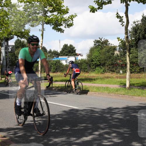 10.08.2025 - GEWOBA Citytriathlon Bremen Yannick Fuchs http://msf.ph/oto/8573629 10.08.2025 13:05:46 Radfahren 573, 615, 616, 627, 630, 746, 767, 793, 809, 857, 876, 897, 981 meine-sportfotos.de