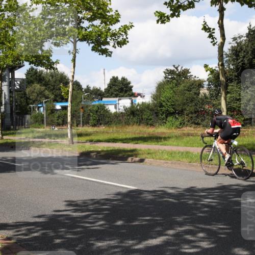 10.08.2025 - GEWOBA Citytriathlon Bremen Yannick Fuchs http://msf.ph/oto/8573673 10.08.2025 13:06:32 Radfahren 621, 655, 699, 732, 788, 840, 856, 927, 1026 meine-sportfotos.de
