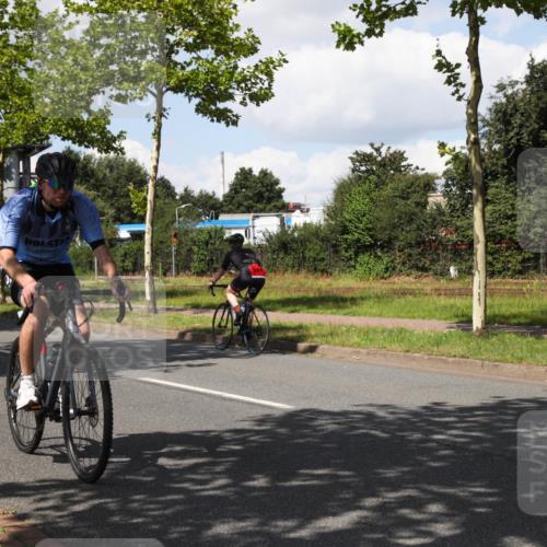 10.08.2025 - GEWOBA Citytriathlon Bremen Yannick Fuchs http://msf.ph/oto/8573692 10.08.2025 13:06:53 Radfahren 638, 679, 699, 732, 867, 914 meine-sportfotos.de