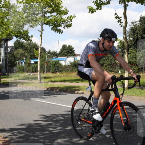 10.08.2025 - GEWOBA Citytriathlon Bremen Yannick Fuchs http://msf.ph/oto/8573696 10.08.2025 13:06:55 Radfahren 638, 679, 699, 867, 914 meine-sportfotos.de