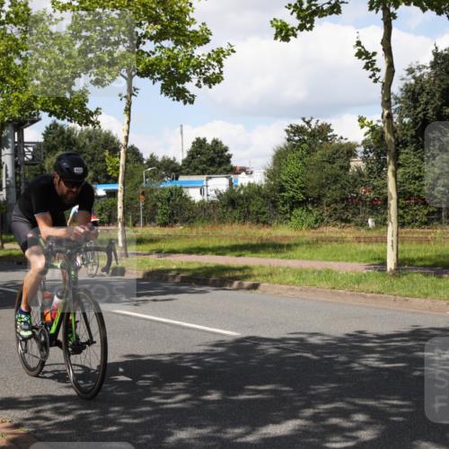 10.08.2025 - GEWOBA Citytriathlon Bremen Yannick Fuchs http://msf.ph/oto/8573698 10.08.2025 13:06:57 Radfahren 638, 649, 679, 724, 867, 914 meine-sportfotos.de