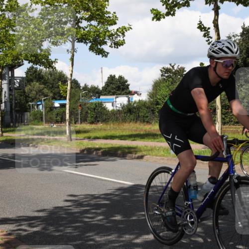 10.08.2025 - GEWOBA Citytriathlon Bremen Yannick Fuchs http://msf.ph/oto/8573705 10.08.2025 13:07:08 Radfahren 649, 717, 724, 806, 820, 888, 903 meine-sportfotos.de