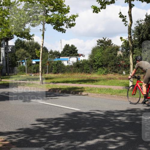 10.08.2025 - GEWOBA Citytriathlon Bremen Yannick Fuchs http://msf.ph/oto/8573711 10.08.2025 13:07:12 Radfahren 649, 656, 717, 724, 806, 820, 888, 903 meine-sportfotos.de