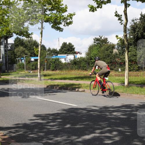 10.08.2025 - GEWOBA Citytriathlon Bremen Yannick Fuchs http://msf.ph/oto/8573712 10.08.2025 13:07:13 Radfahren 649, 656, 717, 724, 806, 820, 888, 903 meine-sportfotos.de