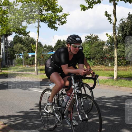 10.08.2025 - GEWOBA Citytriathlon Bremen Yannick Fuchs http://msf.ph/oto/8573729 10.08.2025 13:07:28 Radfahren 648, 656, 717, 873, 888, 950, 959 meine-sportfotos.de