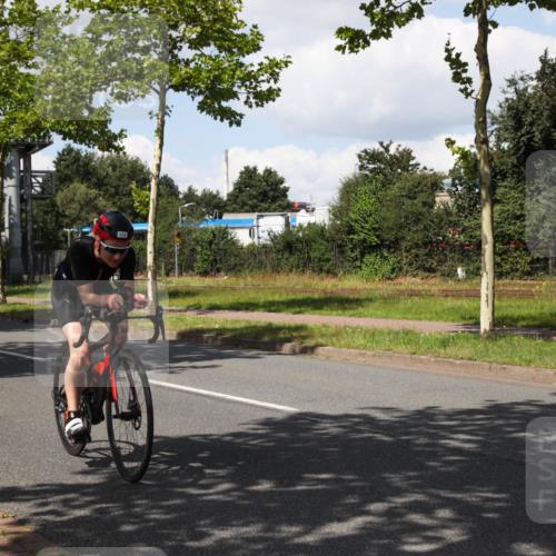 10.08.2025 - GEWOBA Citytriathlon Bremen Yannick Fuchs http://msf.ph/oto/8573731 10.08.2025 13:07:31 Radfahren 648, 656, 873, 950, 959 meine-sportfotos.de