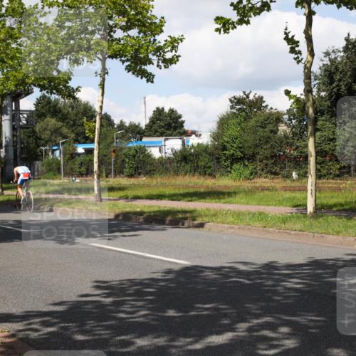 10.08.2025 - GEWOBA Citytriathlon Bremen Yannick Fuchs http://msf.ph/oto/8573735 10.08.2025 13:07:34 Radfahren 648, 656, 873, 950, 959 meine-sportfotos.de