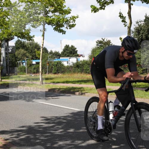 10.08.2025 - GEWOBA Citytriathlon Bremen Yannick Fuchs http://msf.ph/oto/8573742 10.08.2025 13:07:57 Radfahren 578, 626, 643, 689, 774, 838, 852, 941 meine-sportfotos.de
