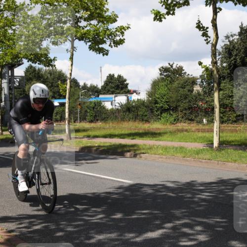 10.08.2025 - GEWOBA Citytriathlon Bremen Yannick Fuchs http://msf.ph/oto/8573745 10.08.2025 13:08:00 Radfahren 578, 626, 643, 666, 687, 689, 774, 792, 838, 852, 941 meine-sportfotos.de