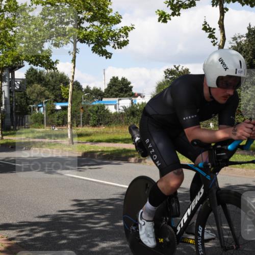 10.08.2025 - GEWOBA Citytriathlon Bremen Yannick Fuchs http://msf.ph/oto/8573746 10.08.2025 13:08:00 Radfahren 578, 626, 643, 666, 687, 689, 774, 792, 838, 852, 941 meine-sportfotos.de