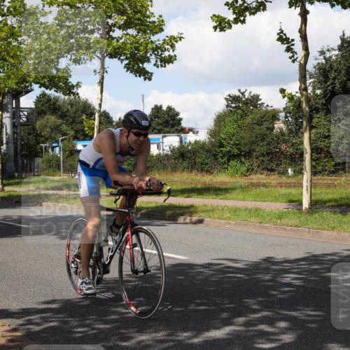 10.08.2025 - GEWOBA Citytriathlon Bremen Yannick Fuchs http://msf.ph/oto/8573765 10.08.2025 13:08:26 Radfahren 551, 552, 702, 768, 824, 836, 855, 859, 968, 980 meine-sportfotos.de