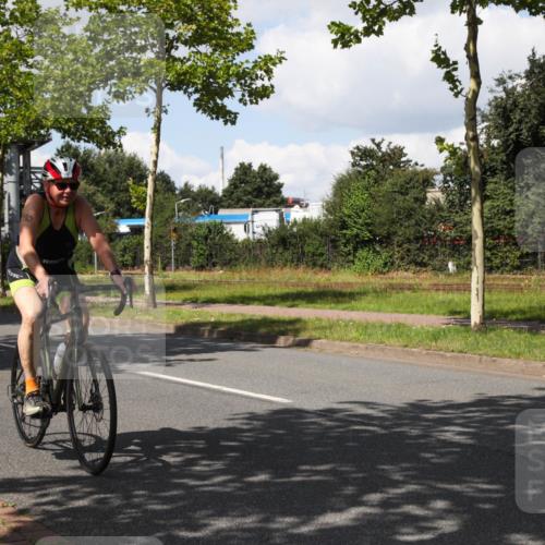 10.08.2025 - GEWOBA Citytriathlon Bremen Yannick Fuchs http://msf.ph/oto/8573766 10.08.2025 13:08:28 Radfahren 551, 552, 692, 702, 768, 824, 836, 855, 859, 968, 980 meine-sportfotos.de