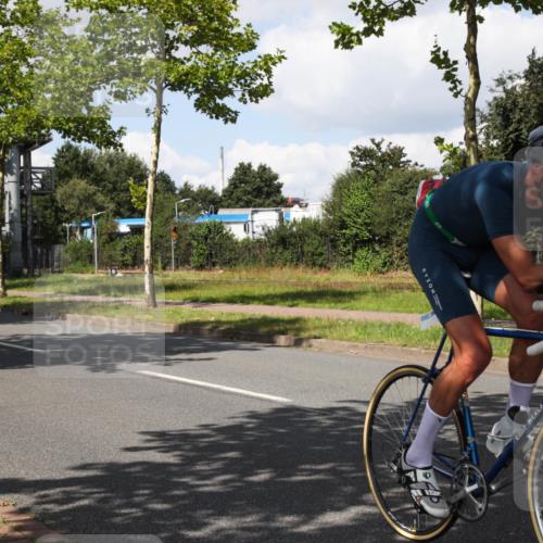 10.08.2025 - GEWOBA Citytriathlon Bremen Yannick Fuchs http://msf.ph/oto/8573769 10.08.2025 13:08:30 Radfahren 551, 552, 692, 702, 768, 824, 836, 855, 859, 968, 980 meine-sportfotos.de