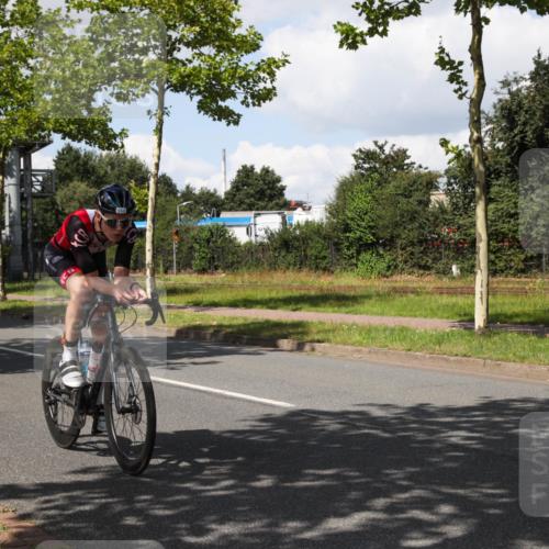 10.08.2025 - GEWOBA Citytriathlon Bremen Yannick Fuchs http://msf.ph/oto/8573776 10.08.2025 13:08:36 Radfahren 551, 552, 692, 702, 768, 824, 836, 855, 859, 968, 980, 1016 meine-sportfotos.de
