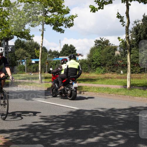 10.08.2025 - GEWOBA Citytriathlon Bremen Yannick Fuchs http://msf.ph/oto/8573779 10.08.2025 13:08:38 Radfahren 551, 552, 692, 702, 768, 824, 836, 855, 859, 912, 968, 980, 1016 meine-sportfotos.de
