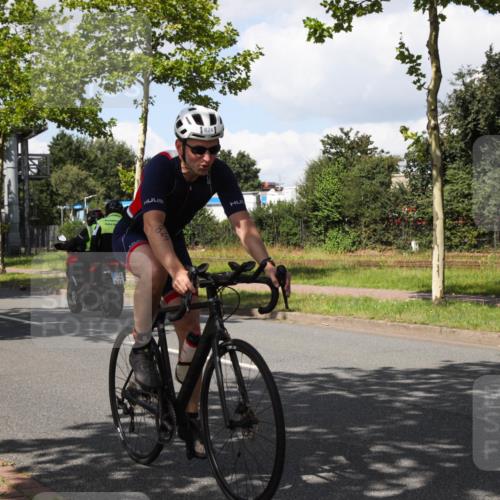 10.08.2025 - GEWOBA Citytriathlon Bremen Yannick Fuchs http://msf.ph/oto/8573780 10.08.2025 13:08:38 Radfahren 551, 552, 692, 702, 768, 824, 836, 855, 859, 912, 968, 980, 1016 meine-sportfotos.de