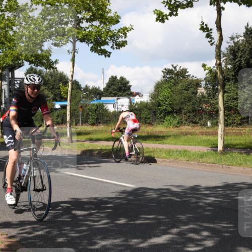 10.08.2025 - GEWOBA Citytriathlon Bremen Yannick Fuchs http://msf.ph/oto/8573784 10.08.2025 13:08:40 Radfahren 551, 552, 692, 702, 768, 824, 836, 855, 859, 912, 968, 1016 meine-sportfotos.de