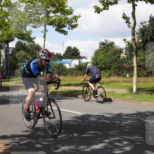 10.08.2025 - GEWOBA Citytriathlon Bremen Yannick Fuchs http://msf.ph/oto/8573790 10.08.2025 13:08:42 Radfahren 551, 552, 692, 702, 768, 824, 855, 859, 912, 968, 1016 meine-sportfotos.de