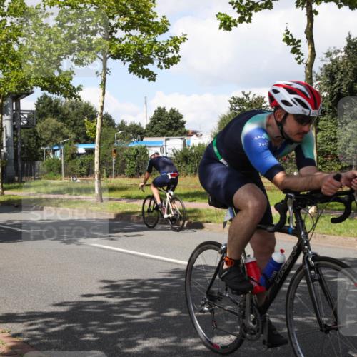 10.08.2025 - GEWOBA Citytriathlon Bremen Yannick Fuchs http://msf.ph/oto/8573791 10.08.2025 13:08:42 Radfahren 551, 552, 692, 702, 768, 824, 855, 859, 912, 968, 1016 meine-sportfotos.de