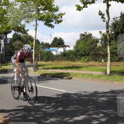 10.08.2025 - GEWOBA Citytriathlon Bremen Yannick Fuchs http://msf.ph/oto/8573794 10.08.2025 13:08:50 Radfahren 551, 692, 824, 912, 968, 1016 meine-sportfotos.de