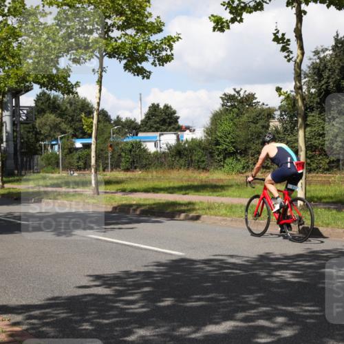 10.08.2025 - GEWOBA Citytriathlon Bremen Yannick Fuchs http://msf.ph/oto/8573796 10.08.2025 13:08:50 Radfahren 551, 692, 824, 912, 968, 1016 meine-sportfotos.de