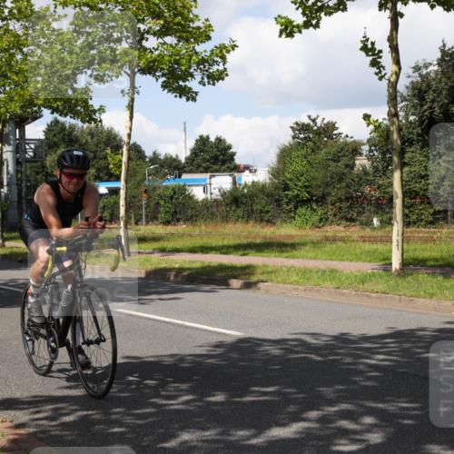 10.08.2025 - GEWOBA Citytriathlon Bremen Yannick Fuchs http://msf.ph/oto/8573800 10.08.2025 13:09:13 Radfahren 735, 822, 973, 977, 1006 meine-sportfotos.de
