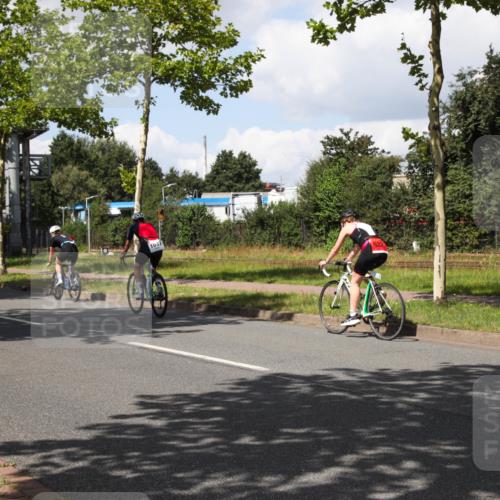 10.08.2025 - GEWOBA Citytriathlon Bremen Yannick Fuchs http://msf.ph/oto/8573807 10.08.2025 13:09:20 Radfahren 735, 973, 977, 1006 meine-sportfotos.de