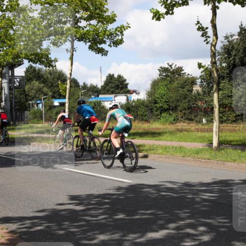 10.08.2025 - GEWOBA Citytriathlon Bremen Yannick Fuchs http://msf.ph/oto/8573810 10.08.2025 13:09:21 Radfahren 735, 973, 977, 1006 meine-sportfotos.de
