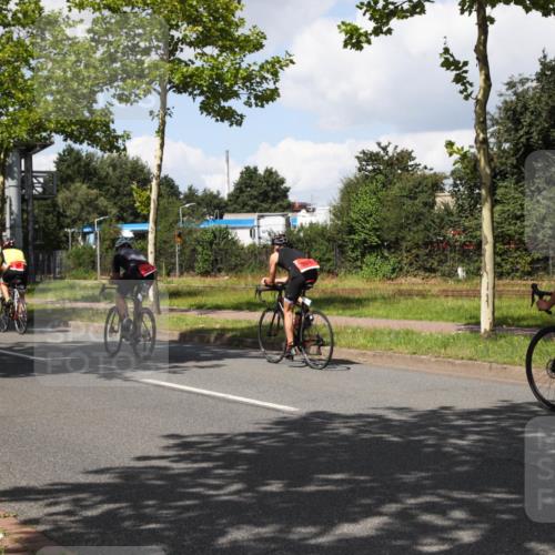 10.08.2025 - GEWOBA Citytriathlon Bremen Yannick Fuchs http://msf.ph/oto/8573820 10.08.2025 13:09:47 Radfahren 681, 770, 942 meine-sportfotos.de