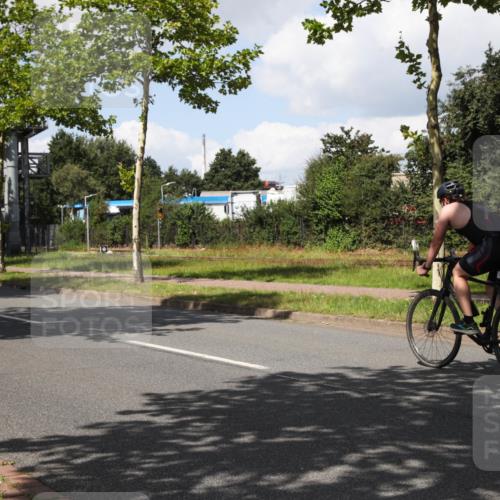 10.08.2025 - GEWOBA Citytriathlon Bremen Yannick Fuchs http://msf.ph/oto/8573823 10.08.2025 13:10:10 Radfahren 642, 763, 776, 919, 922, 947, 1037 meine-sportfotos.de