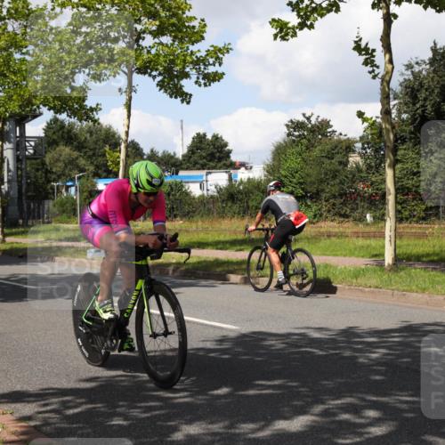 10.08.2025 - GEWOBA Citytriathlon Bremen Yannick Fuchs http://msf.ph/oto/8573830 10.08.2025 13:10:30 Radfahren 722, 752, 833, 834, 872, 891, 922, 956 meine-sportfotos.de