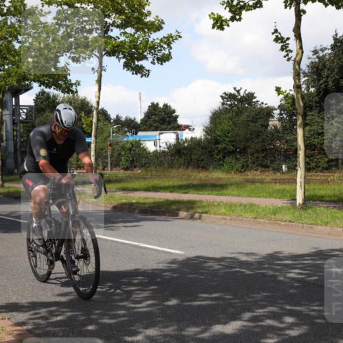 10.08.2025 - GEWOBA Citytriathlon Bremen Yannick Fuchs http://msf.ph/oto/8573853 10.08.2025 13:11:28 Radfahren 604, 664, 667, 686, 688, 708, 894, 915 meine-sportfotos.de
